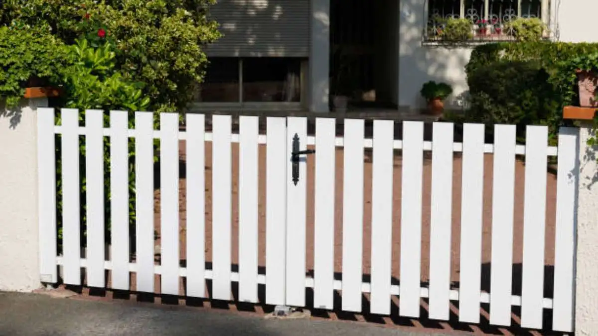 Vinyl Fence