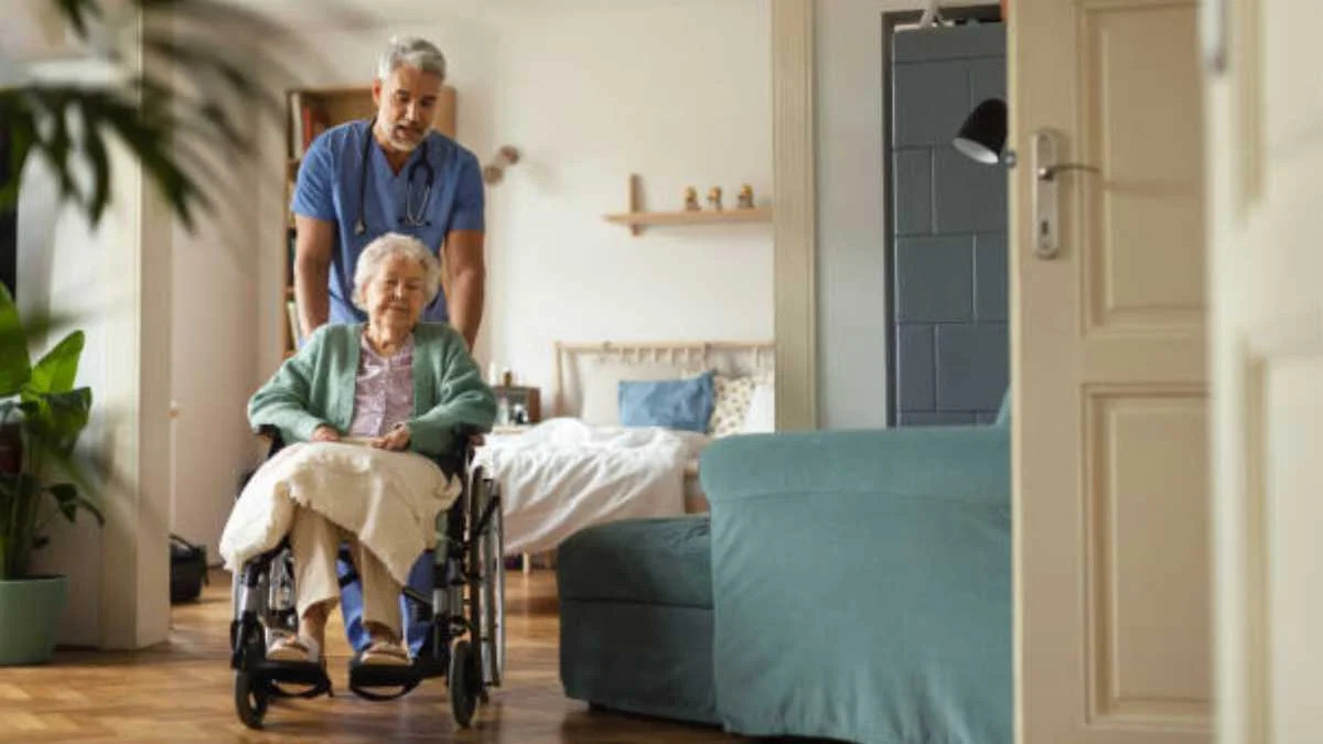 A Day in the Life of a Nursing Home Resident: What to Expect